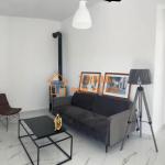 Самостоятелна къща за продажба в Аспровалта