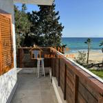 Сграда с два апартамента за продажба в Паралия Елеохори, Кавала