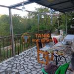 Парцел с къща за продажба в Корифес, Кавала